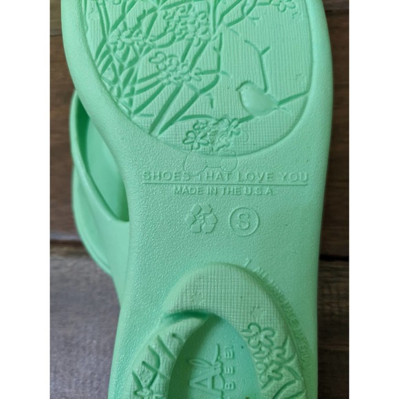 NEW S small 5 6 OKAB Green sandals flip-flops summer made in USA - Picture 3 of 3